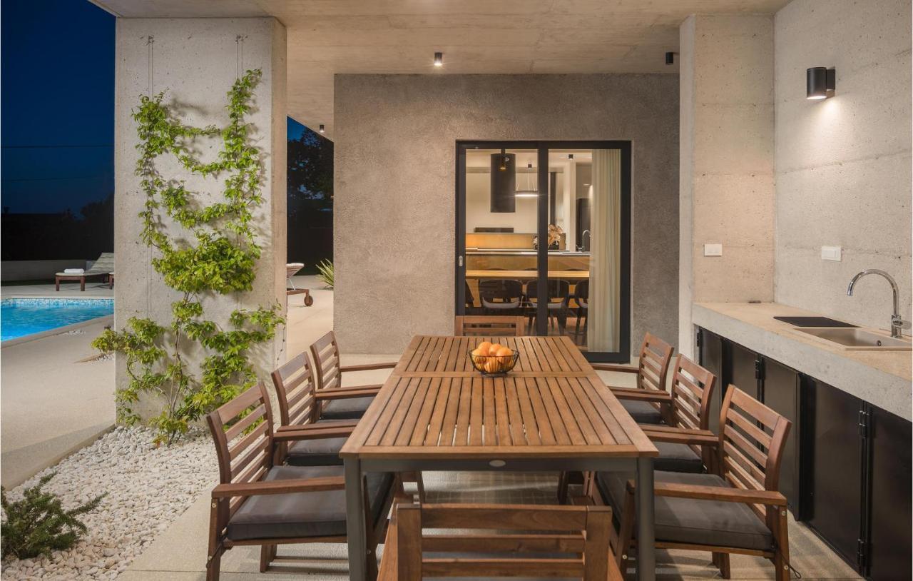 Lovely Home In Barban With Kitchen Exterior photo