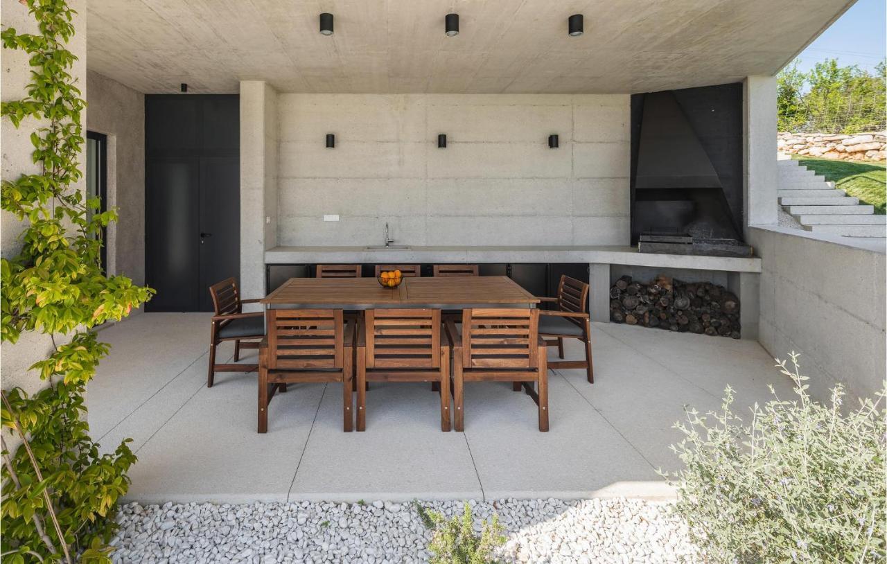 Lovely Home In Barban With Kitchen Exterior photo